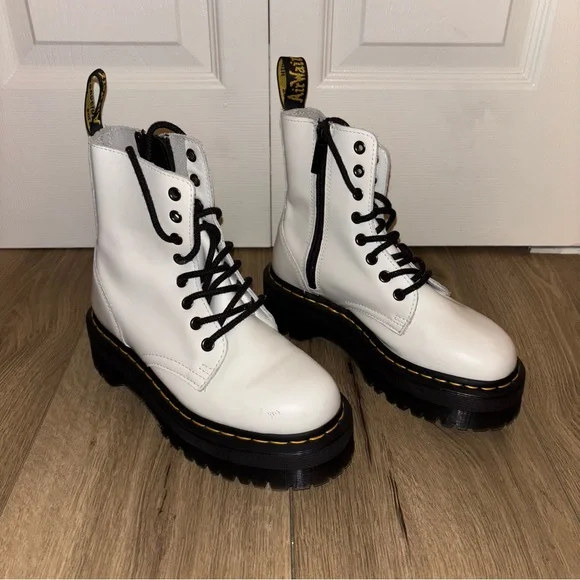 DR MARTENS JADON BOOT
SMOOTH LEATHER
PLATFORMS - Picture 3 of 5